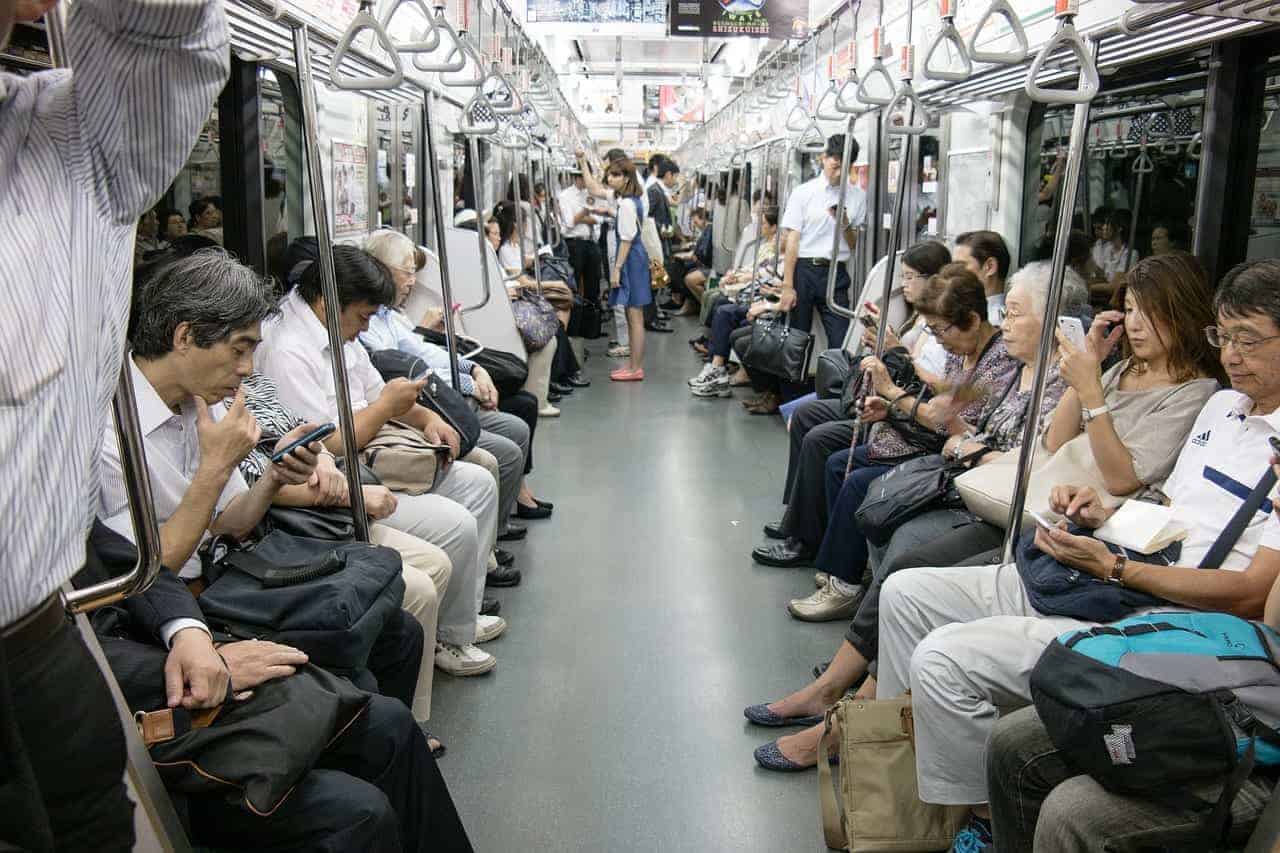 train etiquette in Japan. Do's and Dont's in Japan